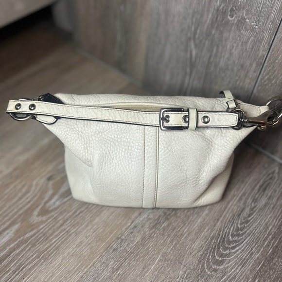 Coach Cream Leather Shoulder Bag - Picture 9 of 9